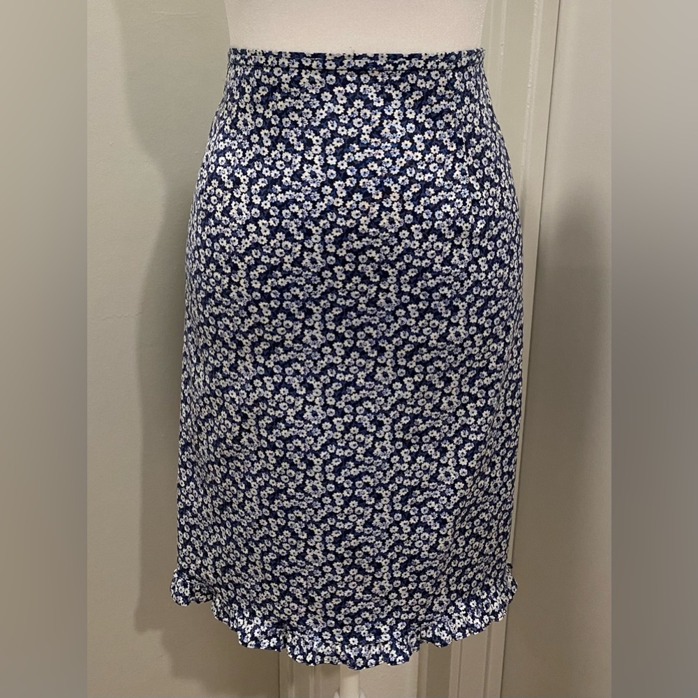 VTG Vintage Studio Blue Floral Print Casual Above Knee Skirt With Ruffle At Hem